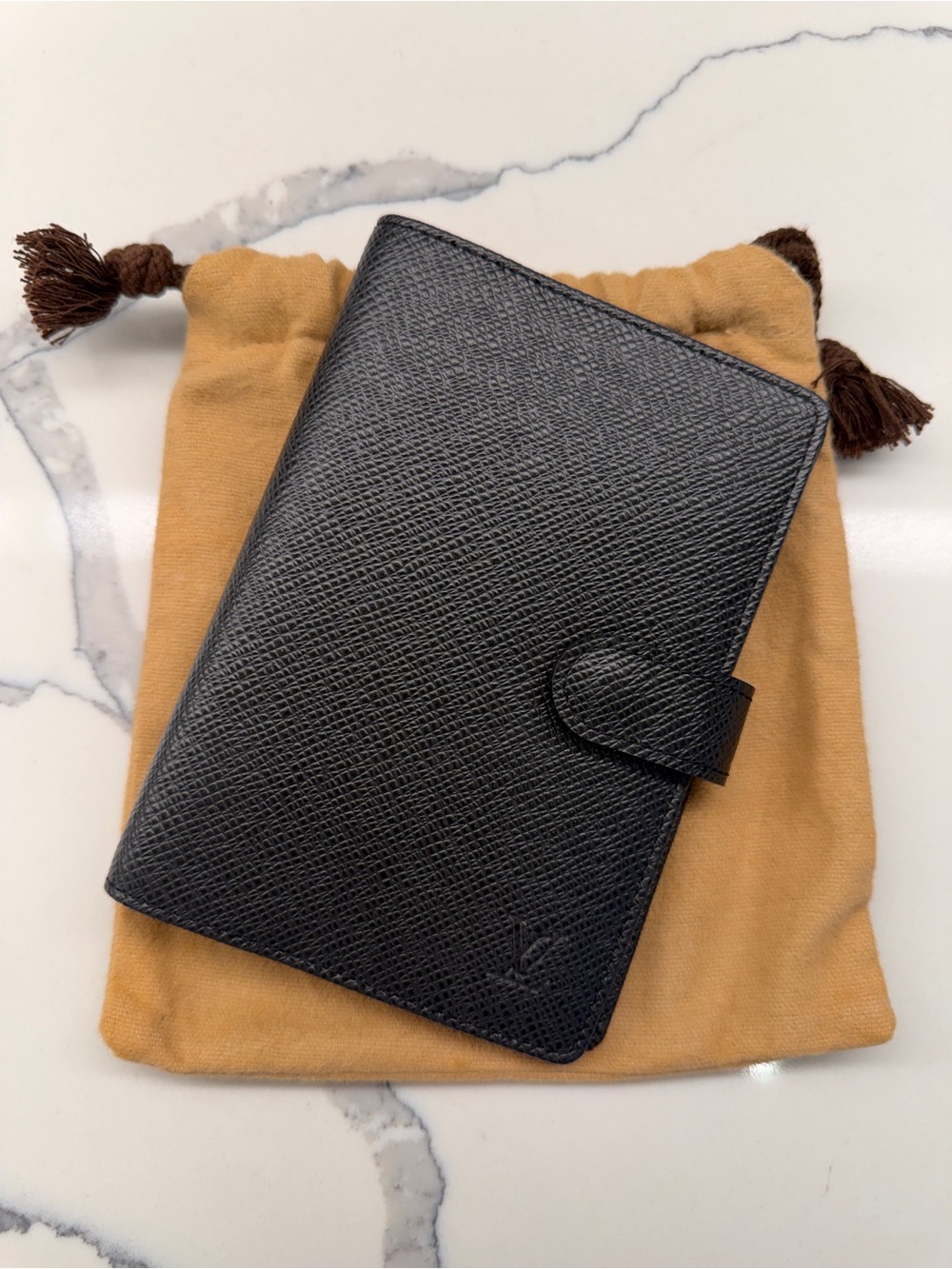 Louis Vuitton Agenda PM Taiga Black